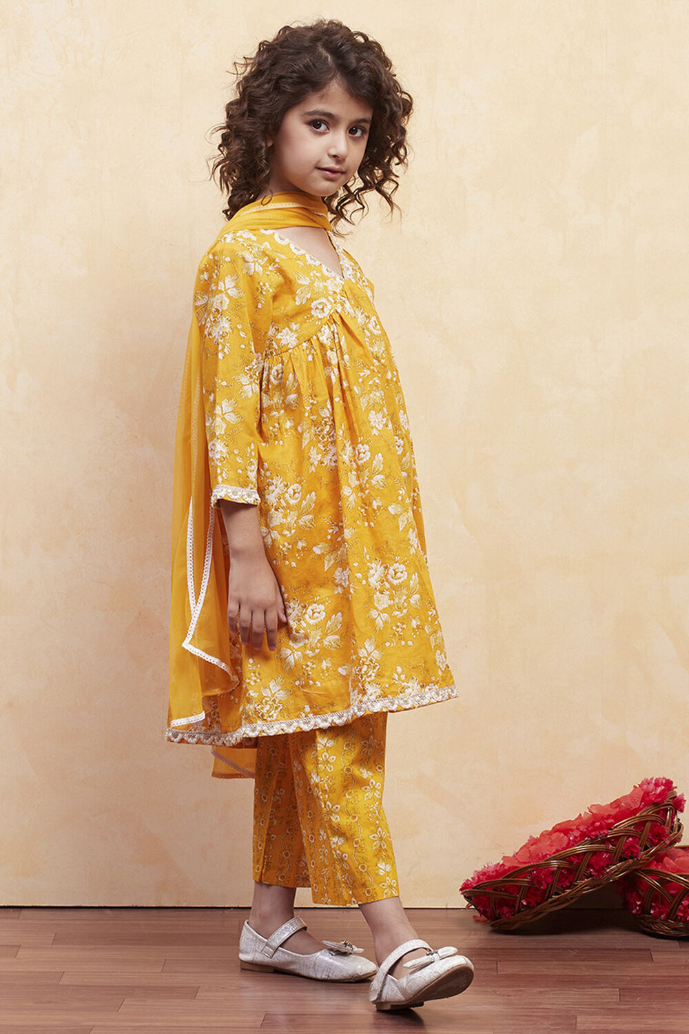 Yellow Cotton Floral Gathered Suit Set image number 5