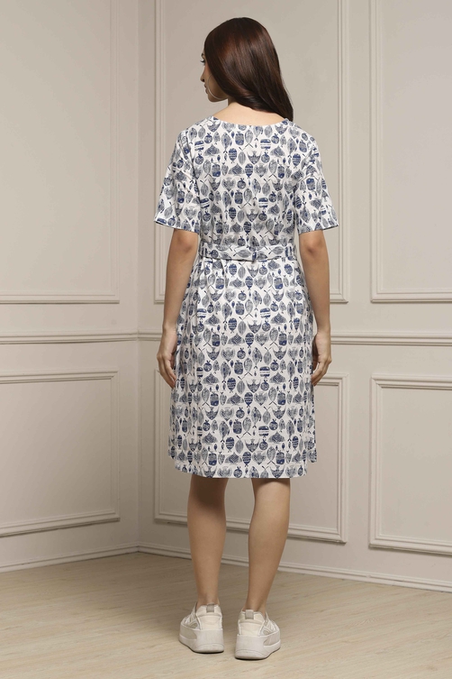 Coral Red Rayon Straight Printed Kurta image number 3