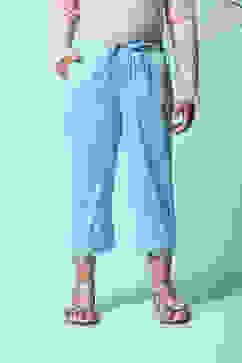 Blue Cotton Blend Capris image number 6