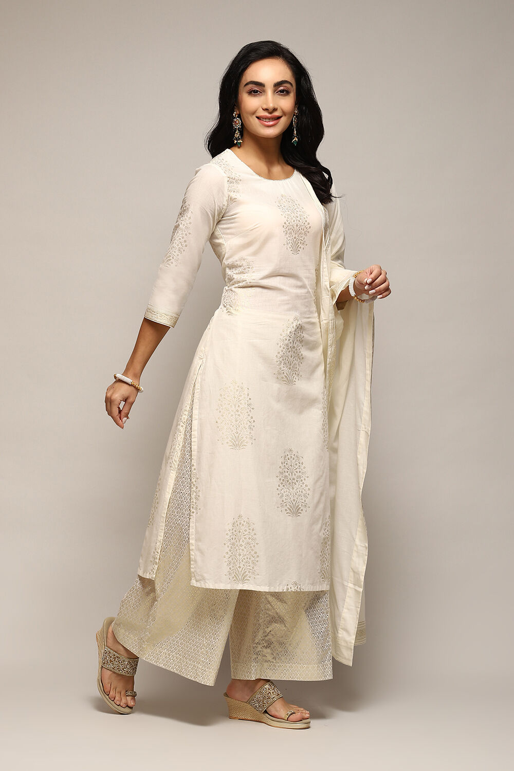 Navy Blue Cotton Straight Printed Kurta Capri Suit Set image number 6