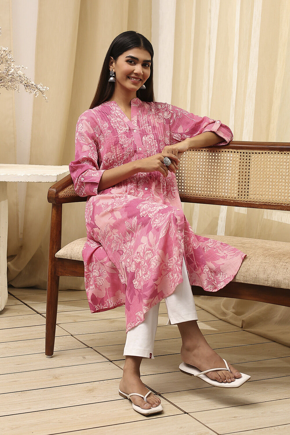 Blue Floral Printed Straight Kurta image number 5