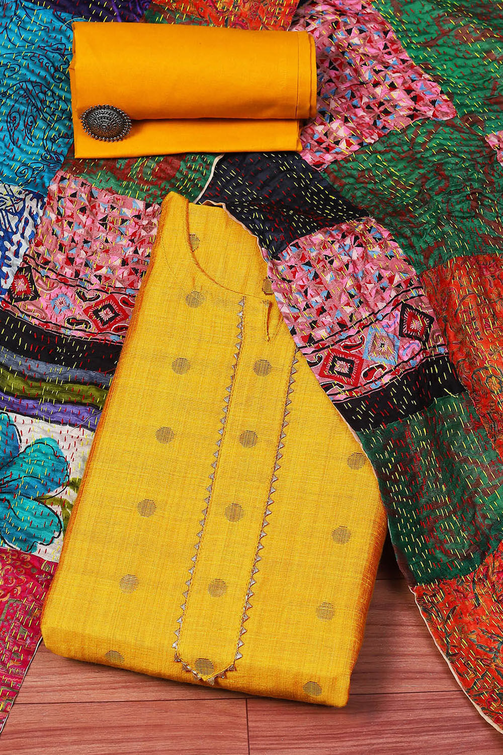 Green Cotton Unstitched Suit set image number 0