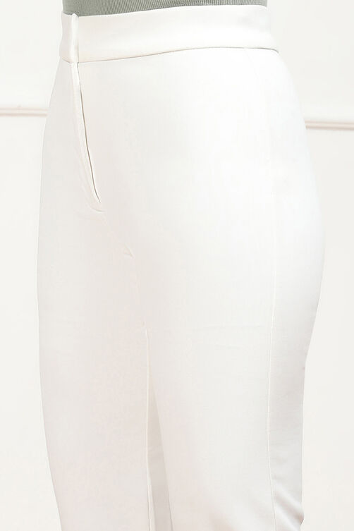 Black Solid Stretchable Slim Fit Pants image number 1