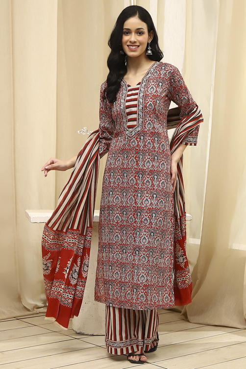 Green Cotton Floral Printed Unstitched Suit Set image number 1