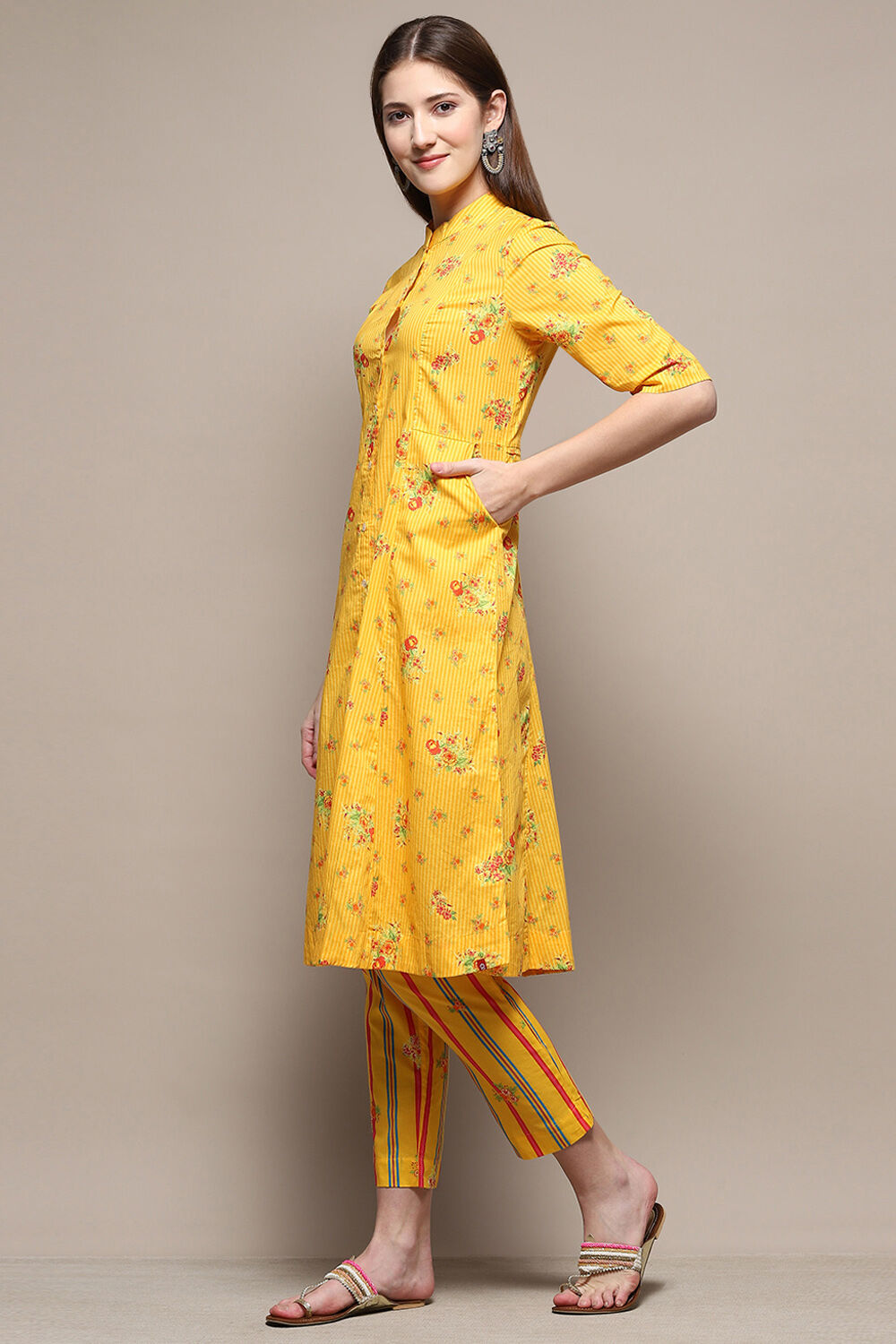 Yellow Cotton Straight Kurta Slim Pant Suit Set image number 3