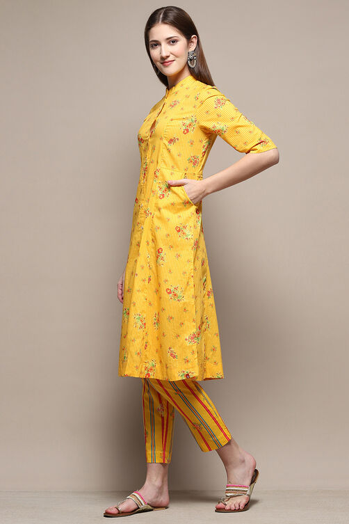 Beige Linen Straight Kurta Slim Pants Suit Set image number 3