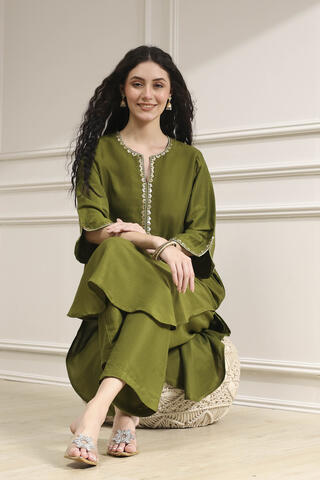 BIBA Olive Green Polyester Straight Dyed Kurta Set in Olive Green