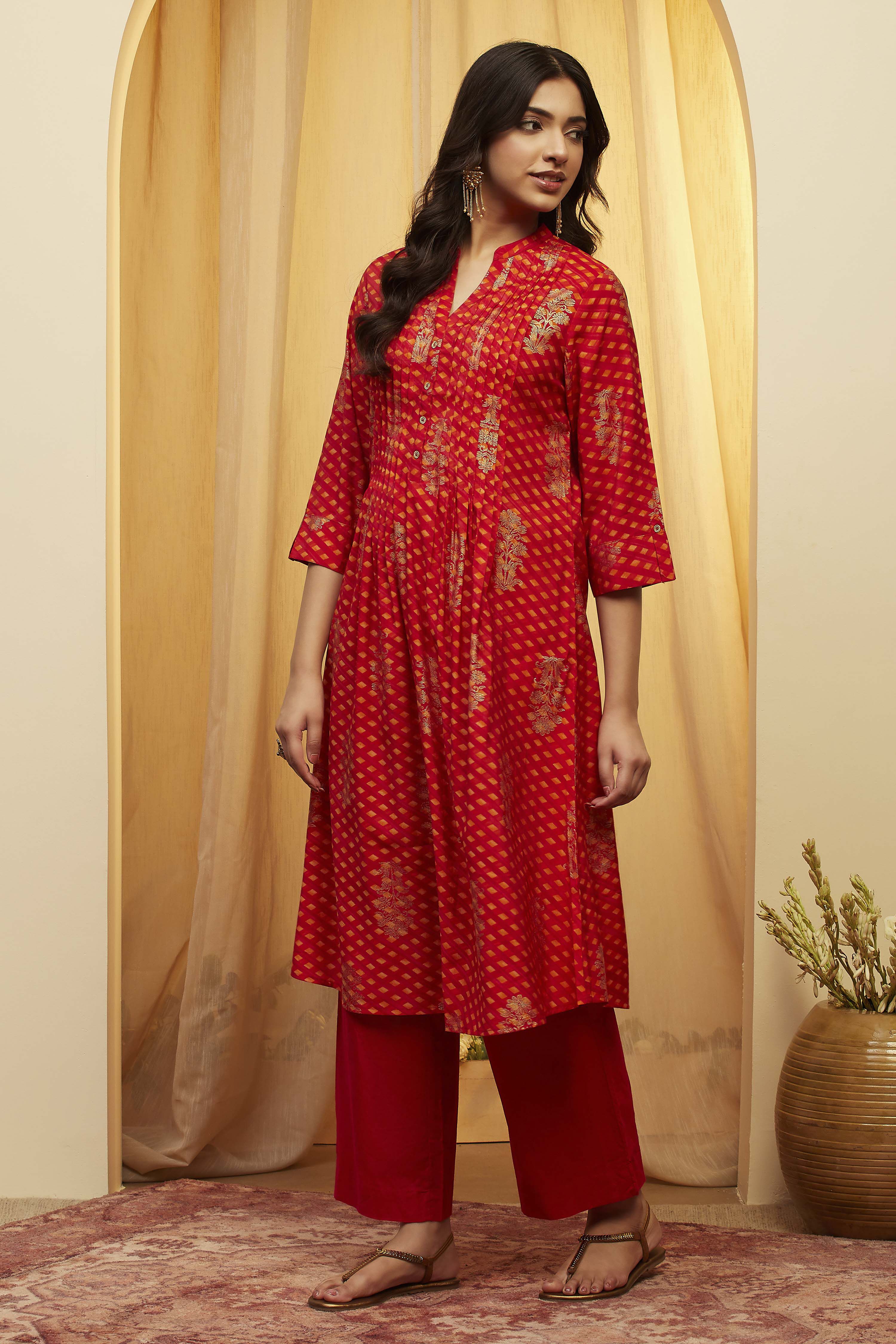 Red Polyester Straight Kurta image number 2