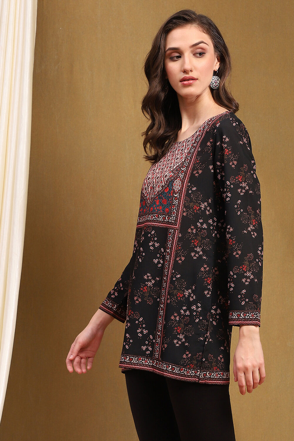 Black Crepe Printed Straight Short Kurta image number 2