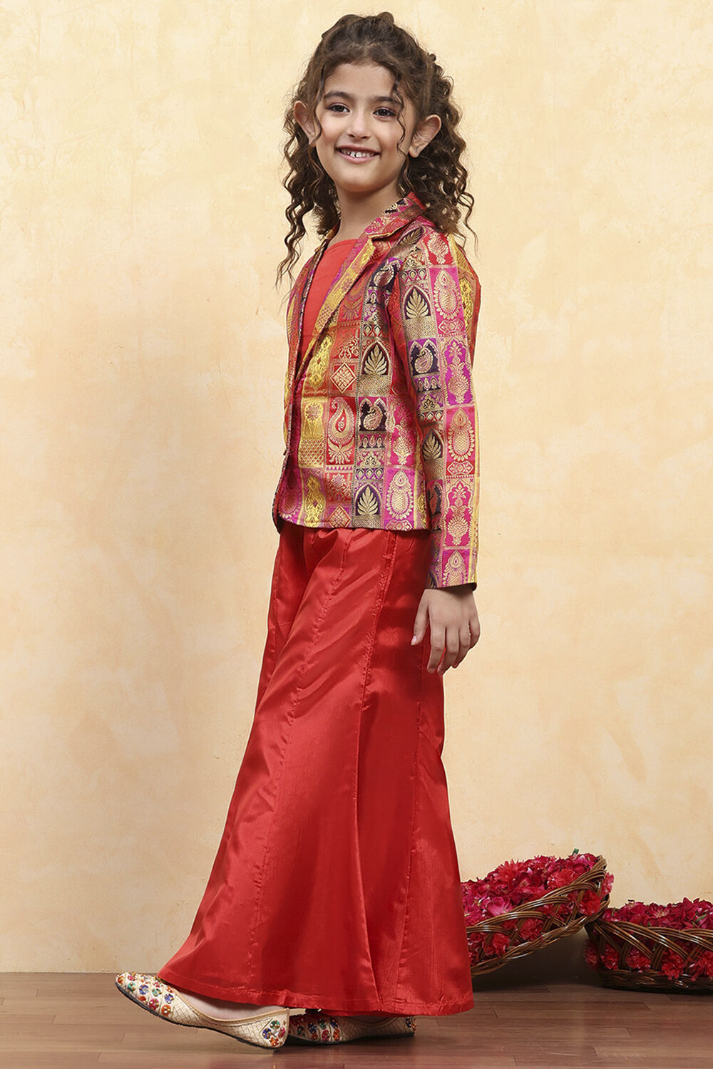 Pink Brocade Yarndyed Fitted 3 Piece Set image number 3