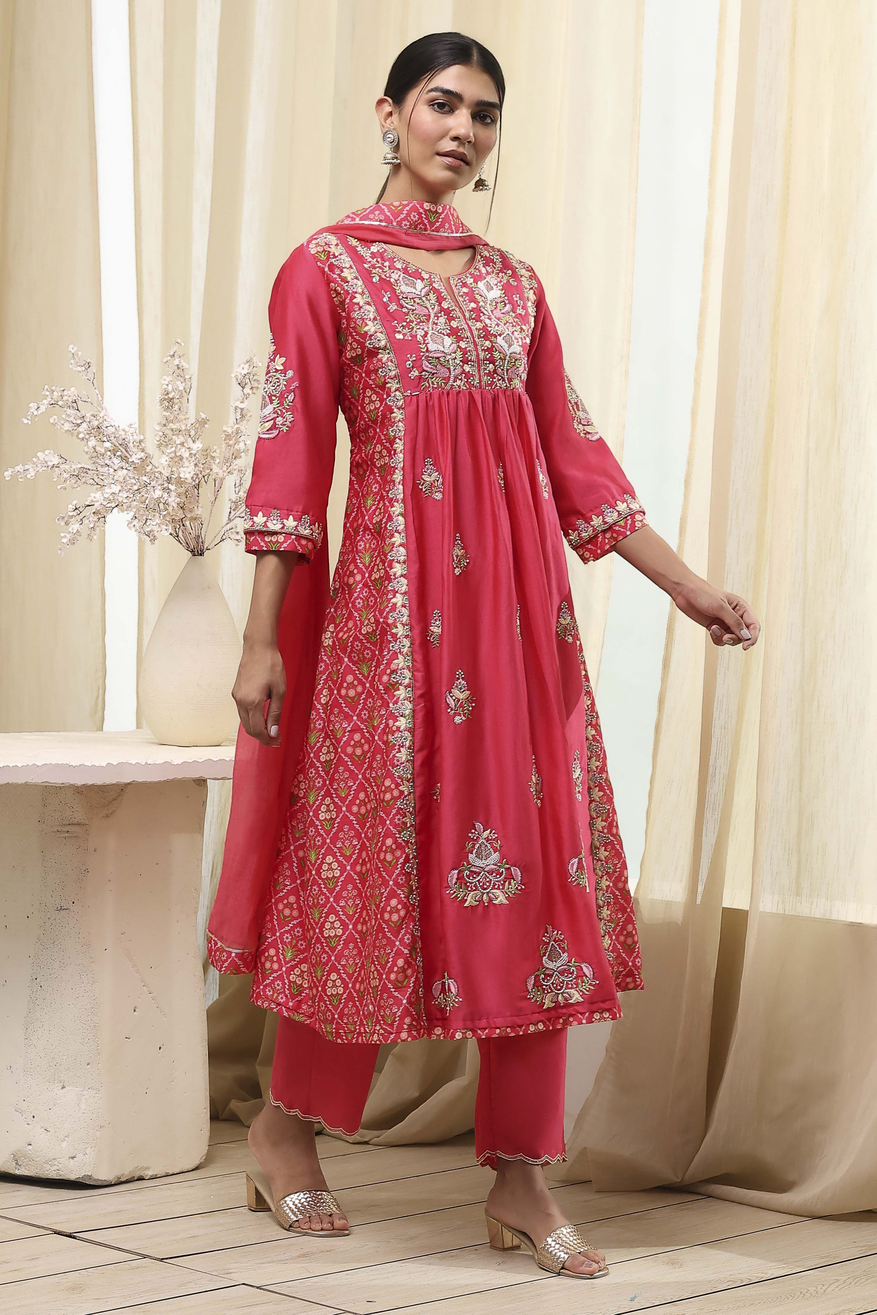 Coral-Red Silk Chanderi Gathered Suit Set image number 5