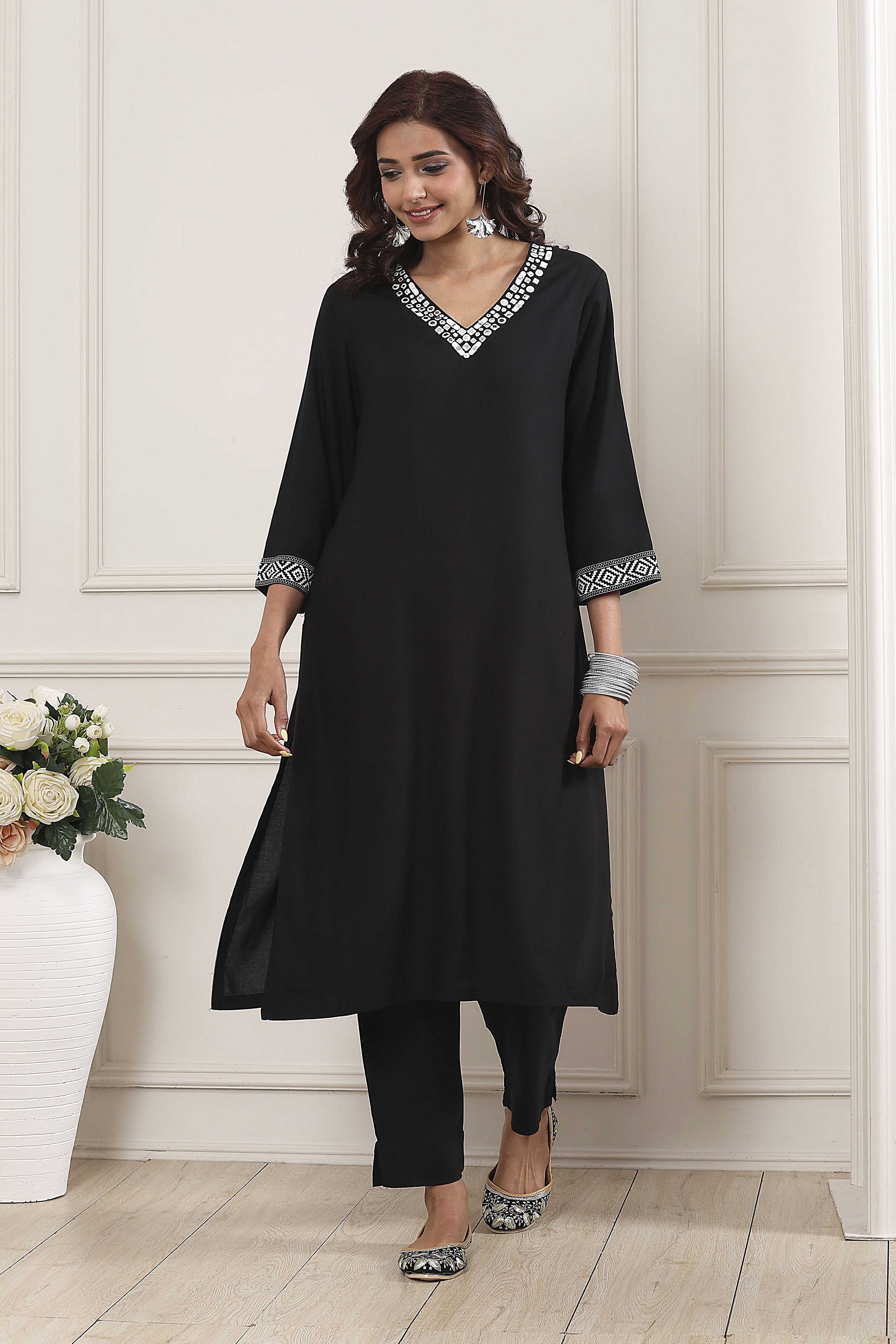Black Solid Straight Kurta image number 5