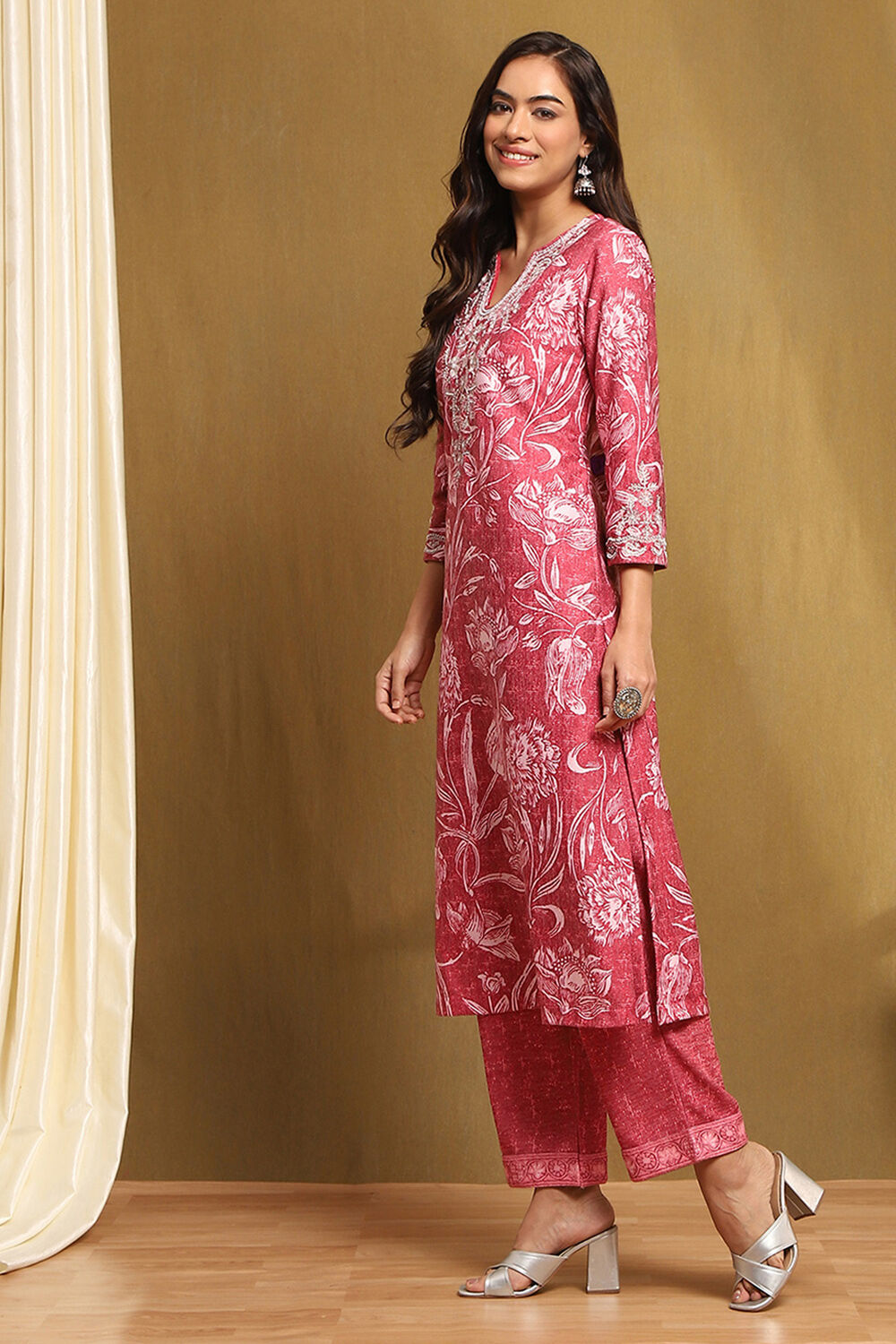 Old Rose Polyester Blend Straight Kurta Pants Set image number 3