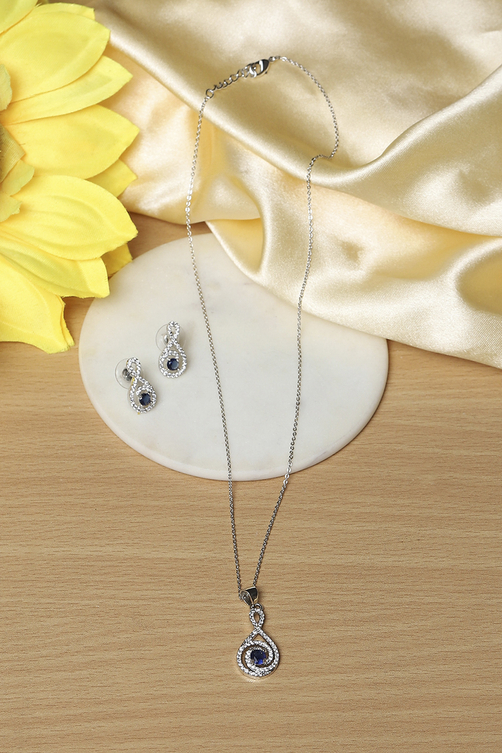 Navy Brass Necklace Set image number 0