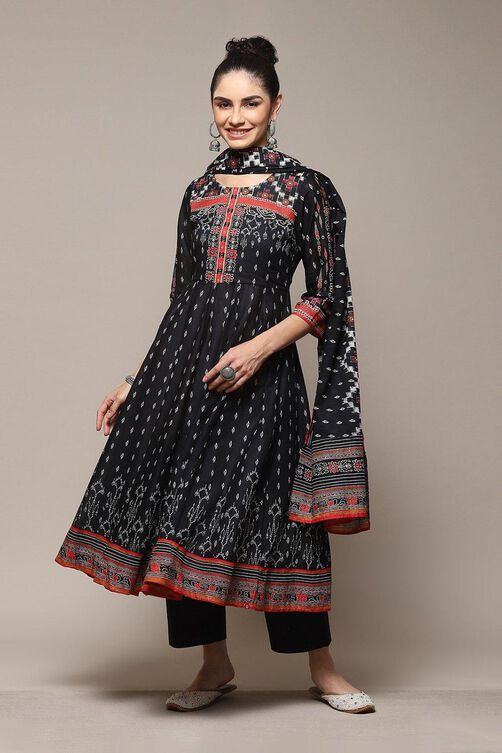 Red Cotton Anarkali Kurta Palazzo Suit Set image number 7