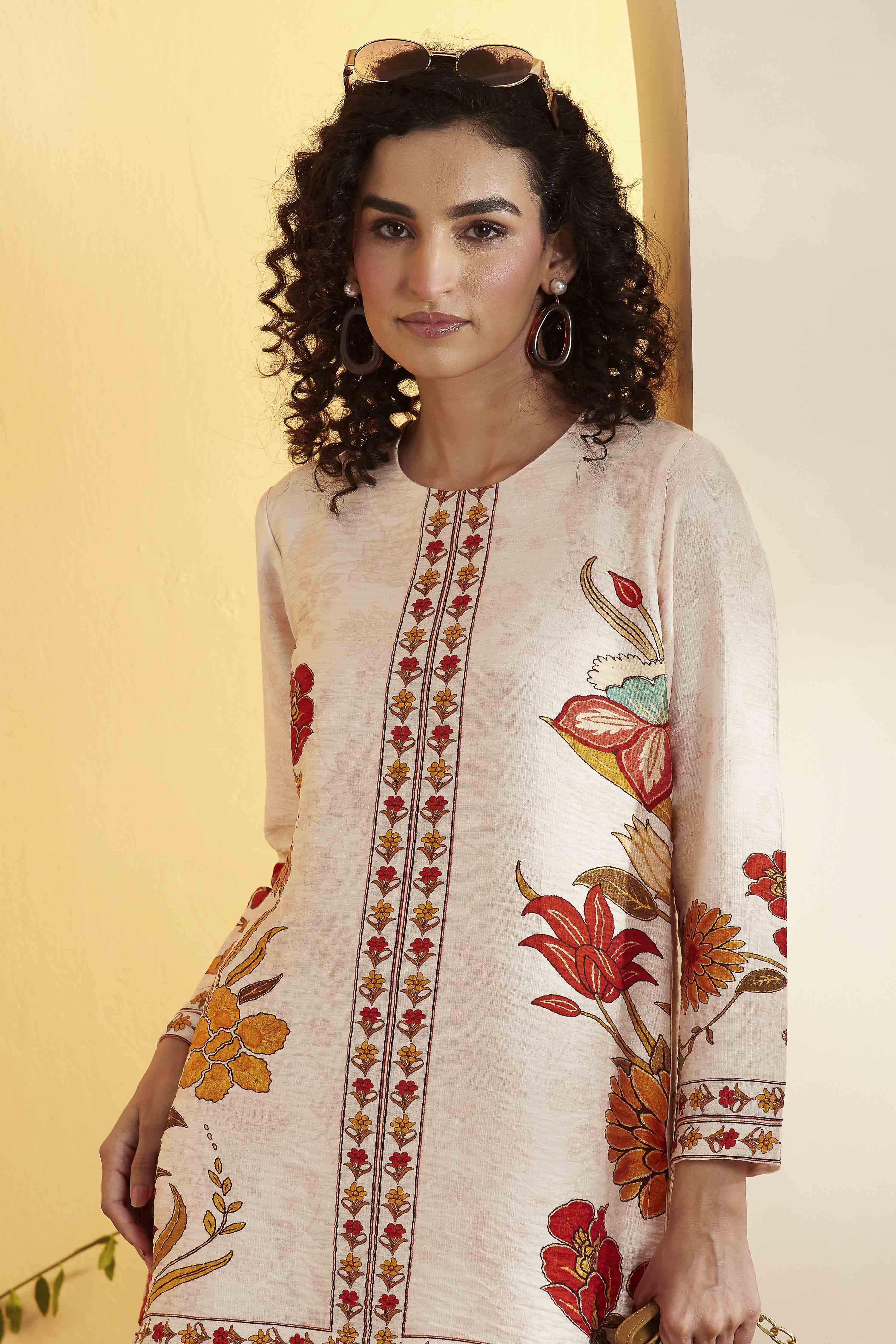 Ivory Viscose Blend  Floral Printed Straight Kurta Set image number 1