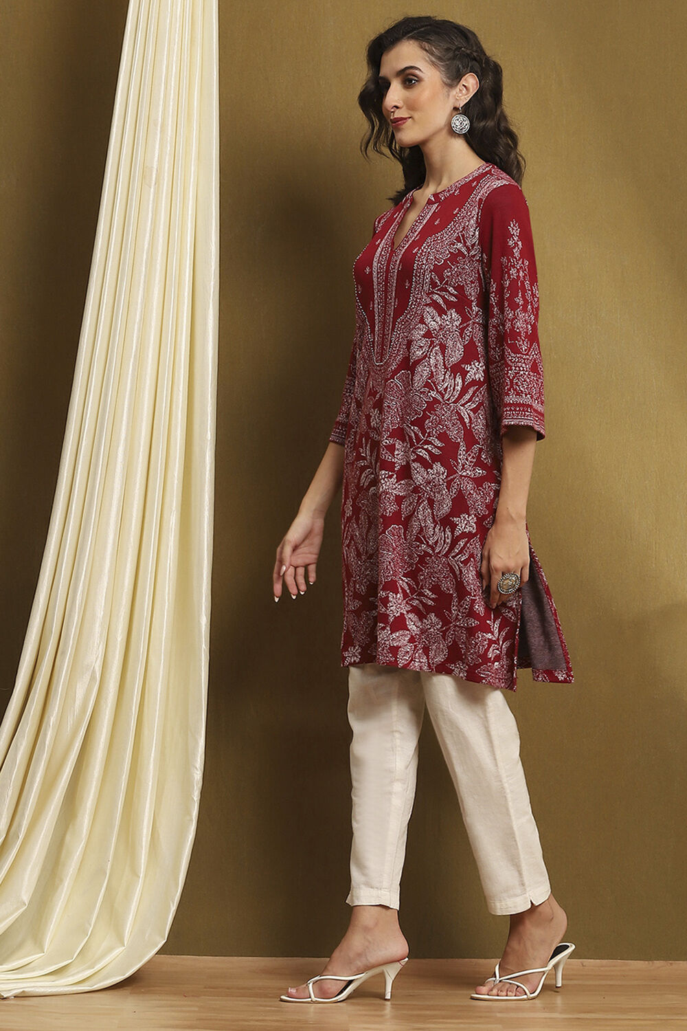Maroon Jacquard Winter wear Straight Kurta image number 2