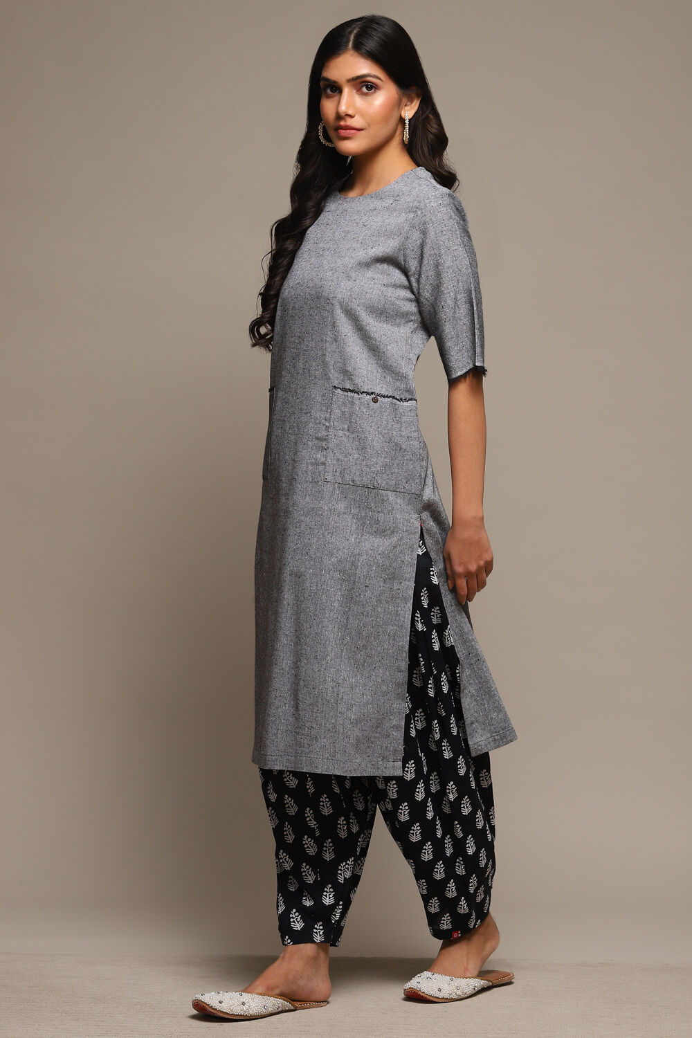 Black & White Cotton Printed Relaxed Salwar image number 0