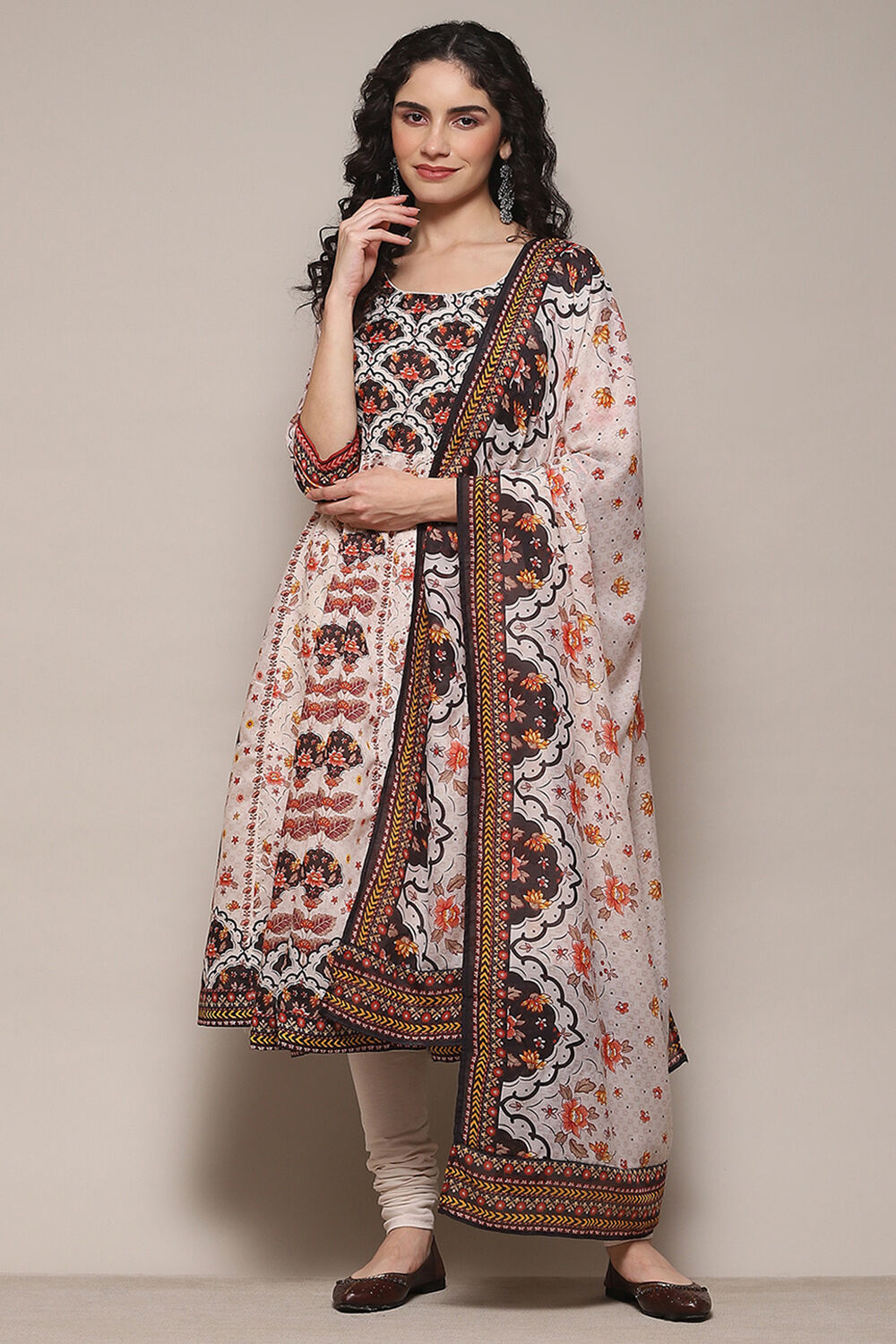 Cream Polyester Anarkali Suit Set image number 7