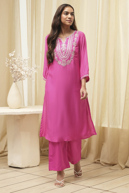 Pink Embroidered Straight Kurta Set image number 6