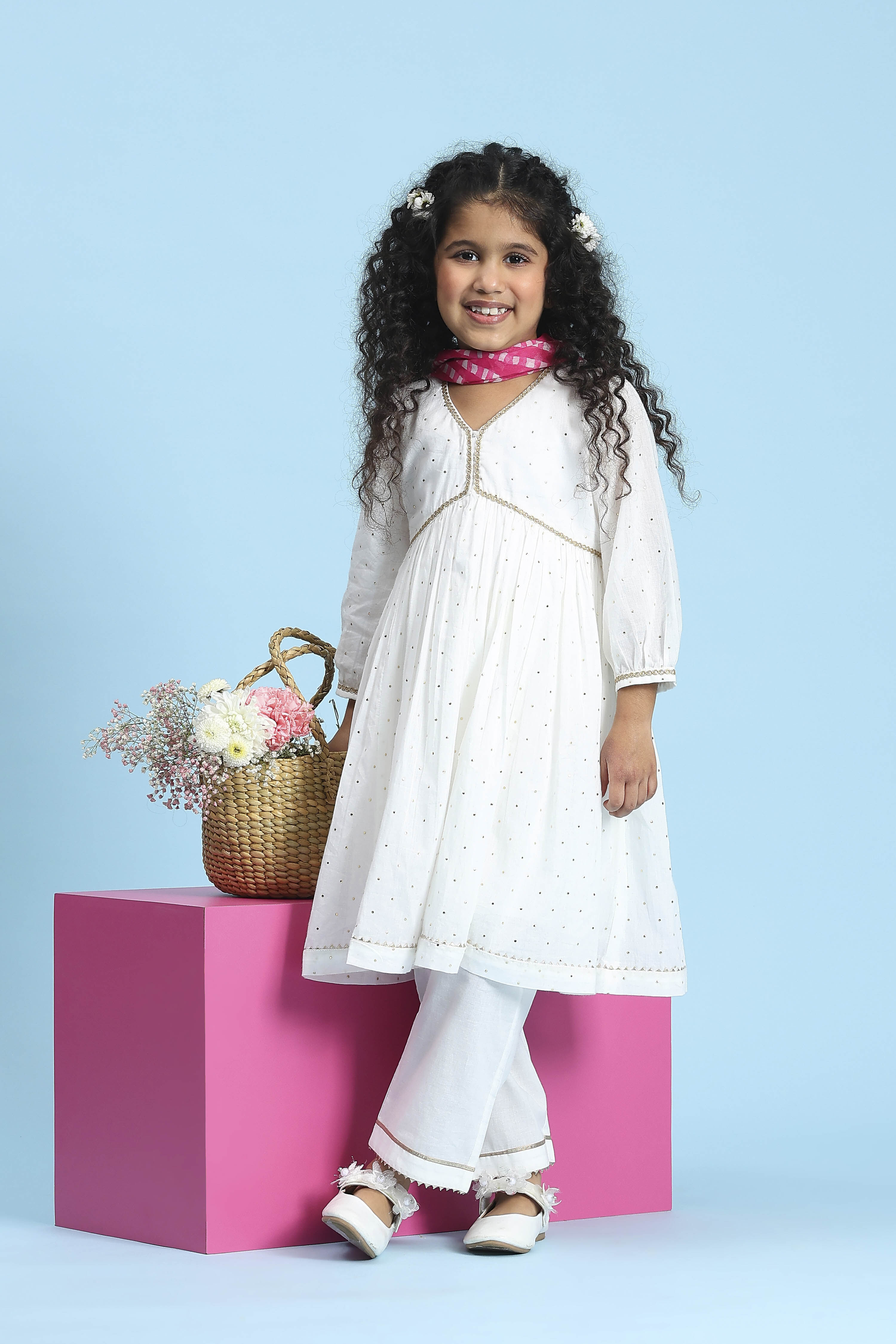 White Cotton Solid Anarkali Suit Set image number 0