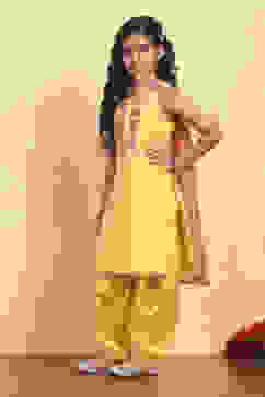 Yellow Polyester Straight Solid Suit Set image number 3