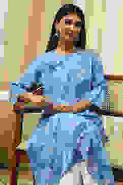 Blue Floral Printed Asymmetric Kurta image number 1