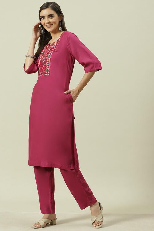 Sage Green Solid LIVA Straight Kurta Slim Pant Suit Set image number 3