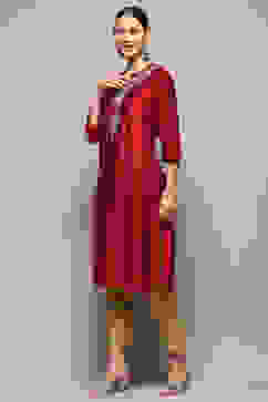 Pink Embroidered Regular Fit Straight Kurta image number 1