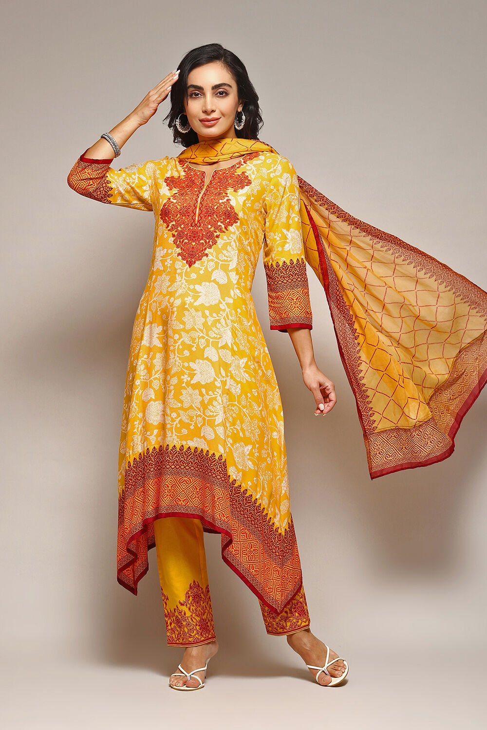 Off White Viscose Straight Printed Kurta Pant Suit Set image number 0