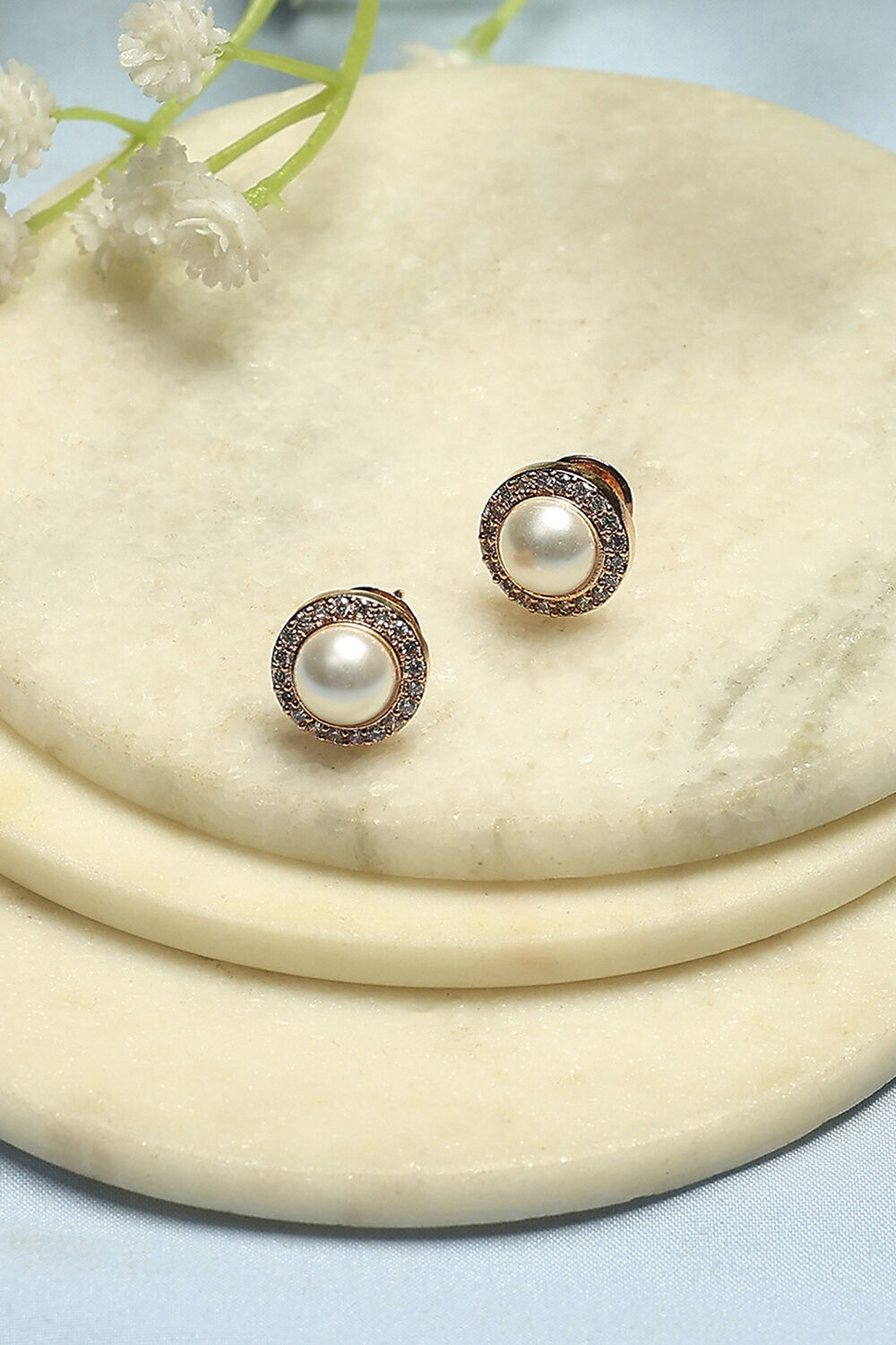 Pearl Brass Studs image number 0
