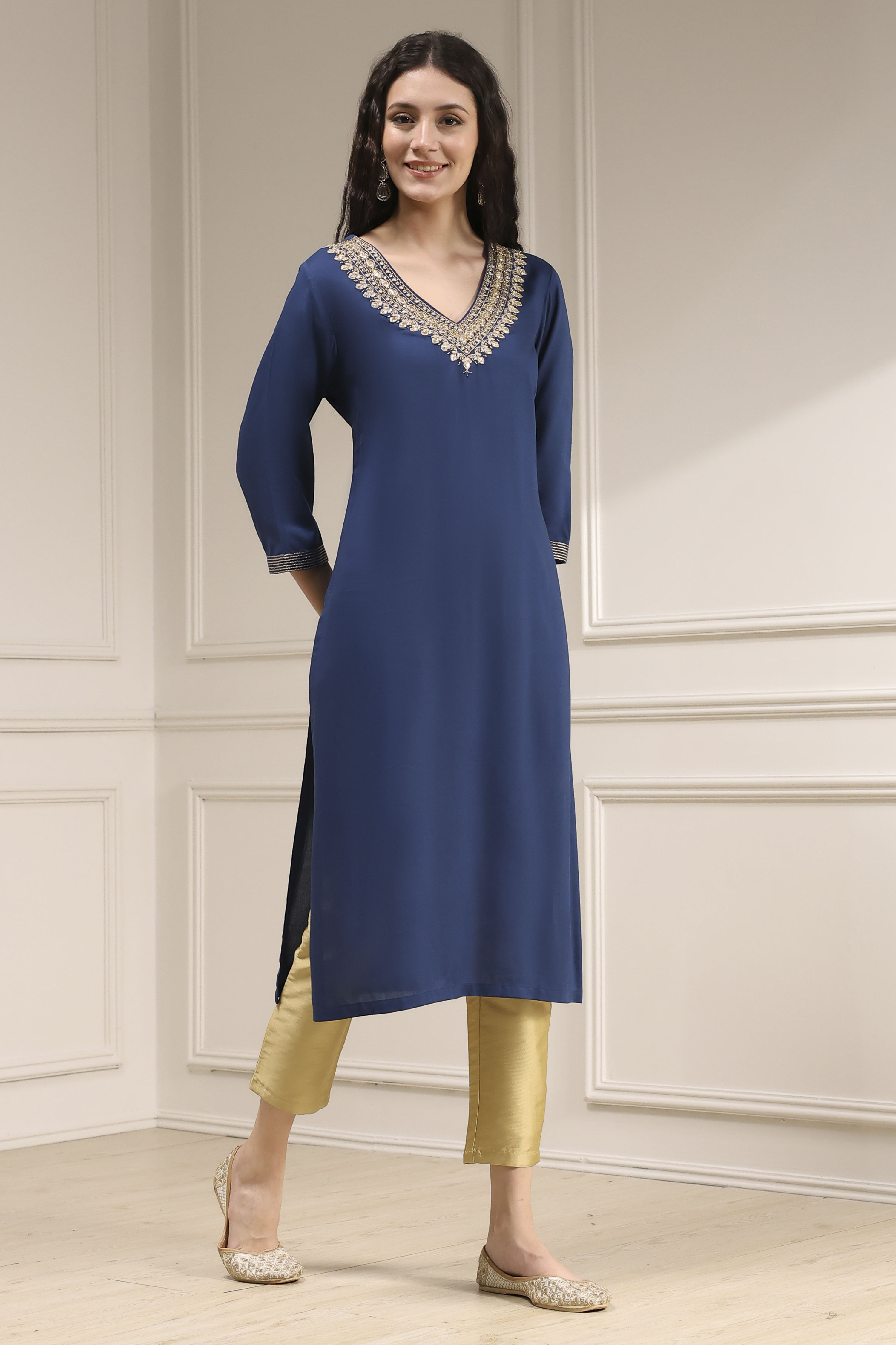 Red Solid Straight Kurta image number 4