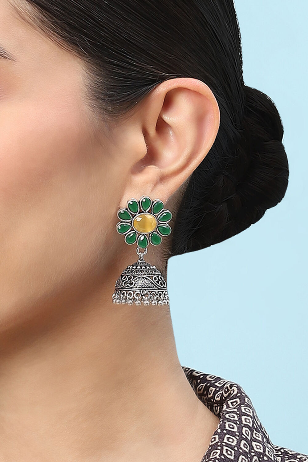 Oxidised Green Brass Earrings image number 1