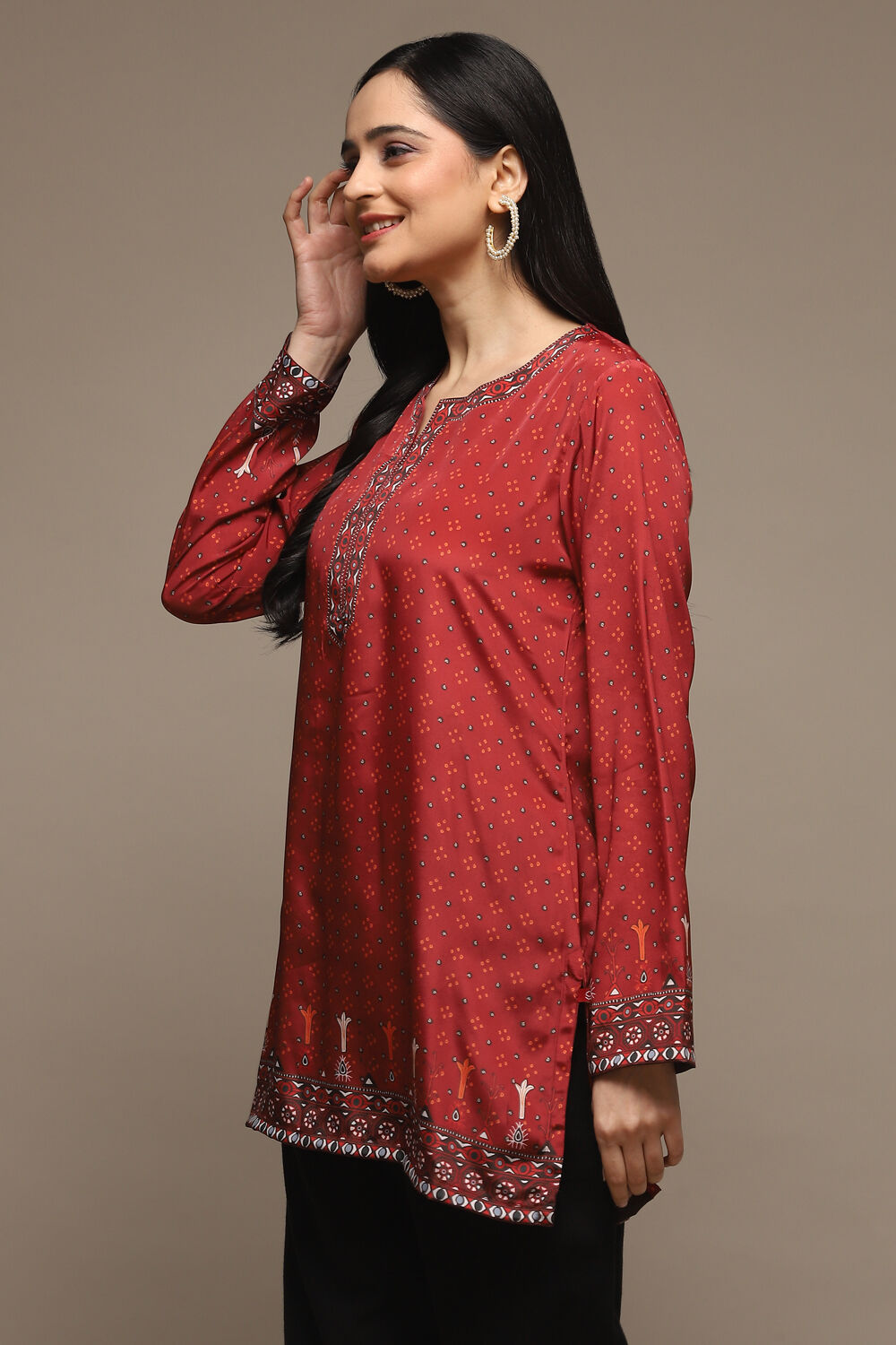 Red Cotton Blend Printed Kurti image number 2