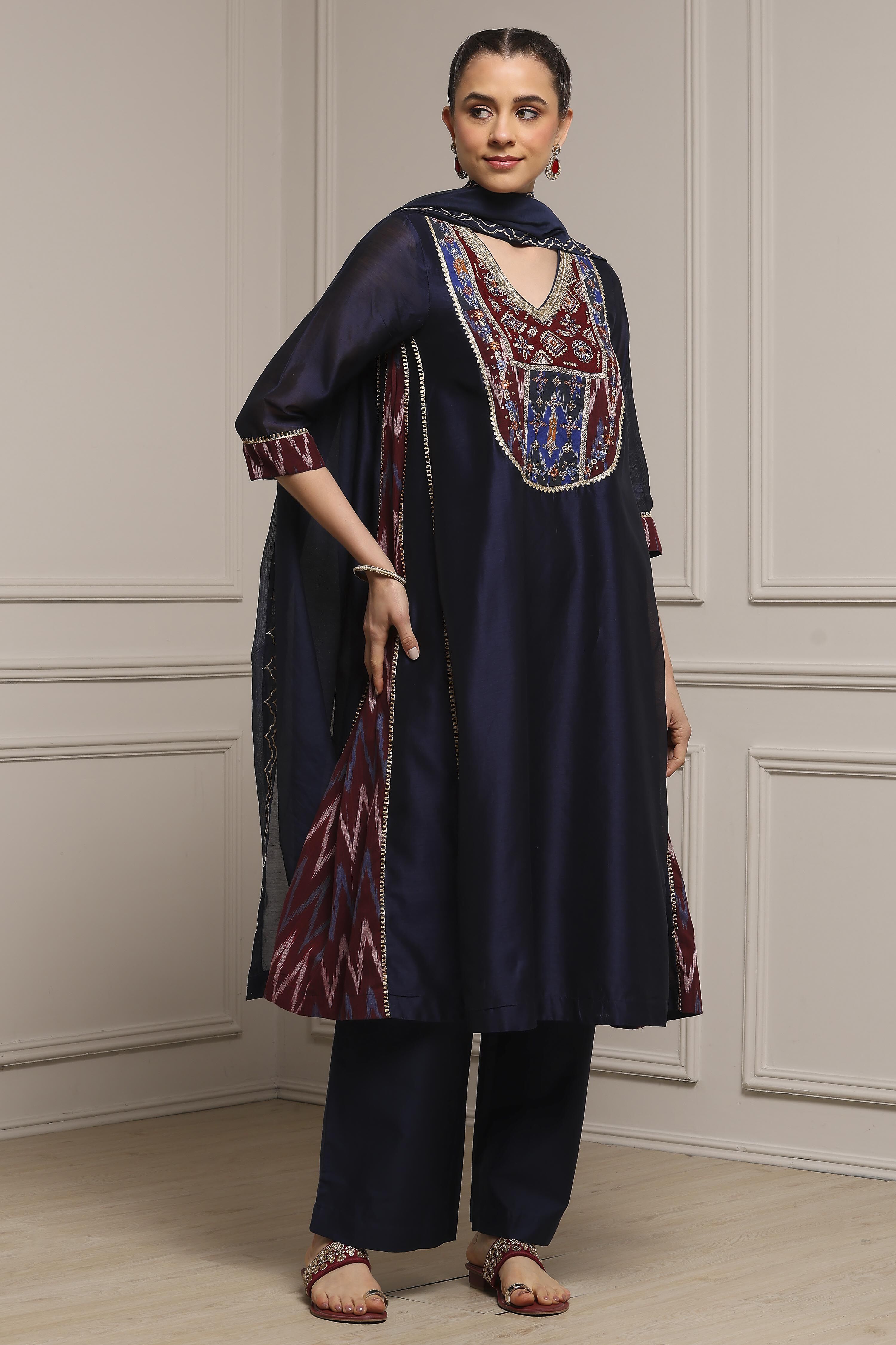 Blue Cotton Blend A-Line Printed Suit Set image number 5