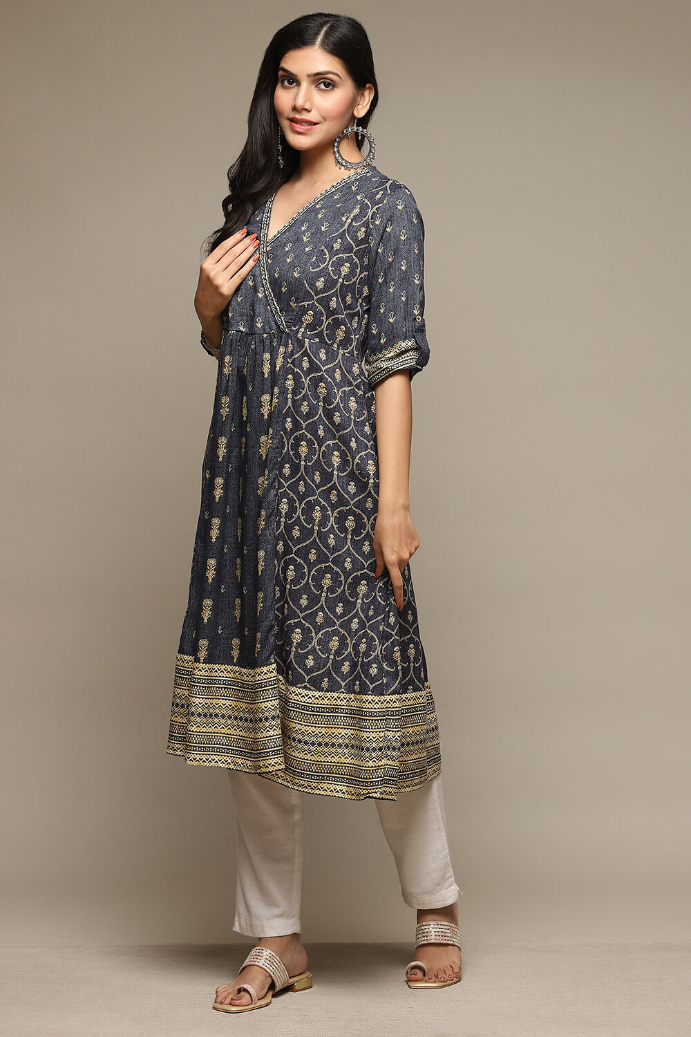 Blue Rayon Straight Printed Kurta image number 2
