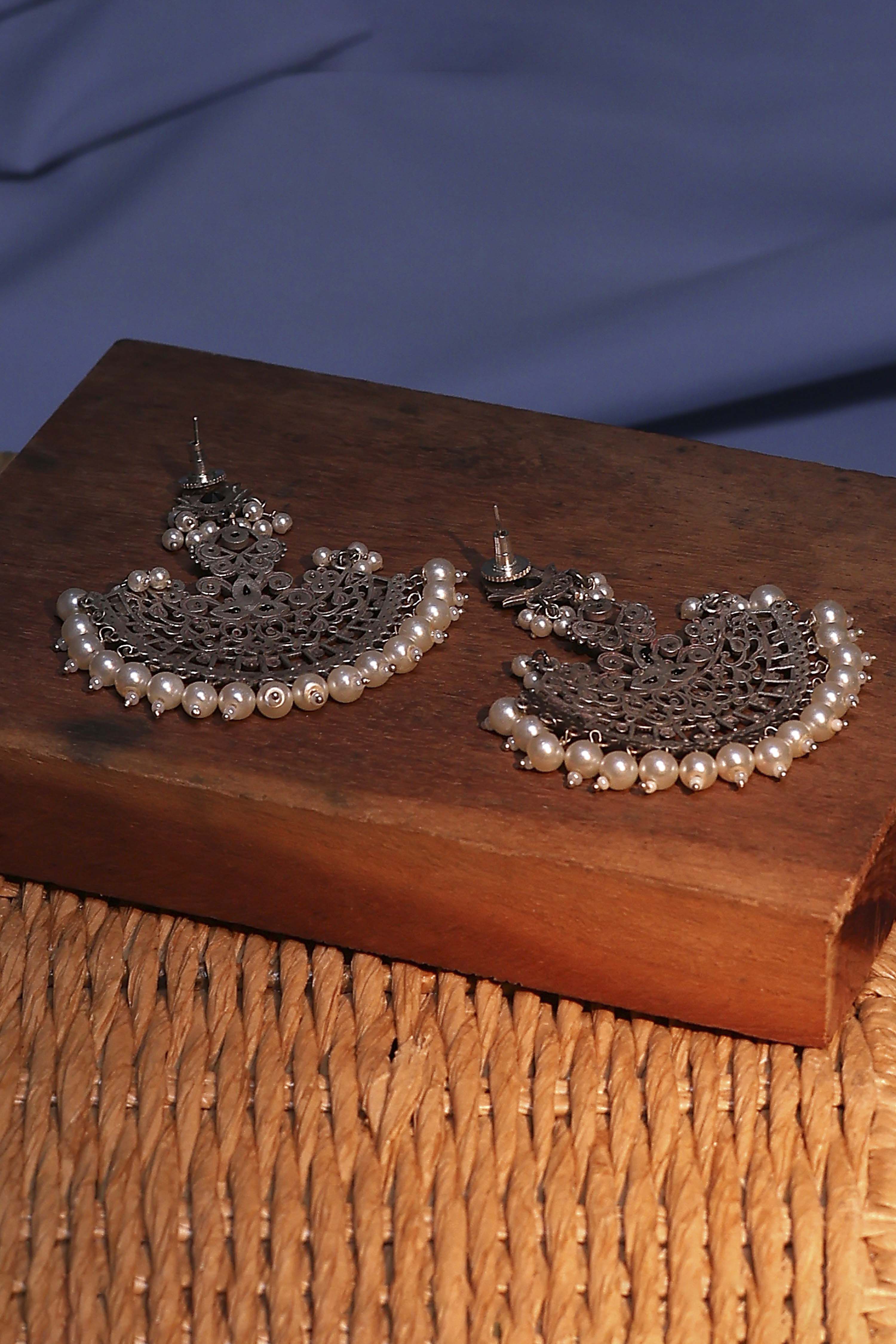 Oxid Gold Brass Chaandbali image number 2