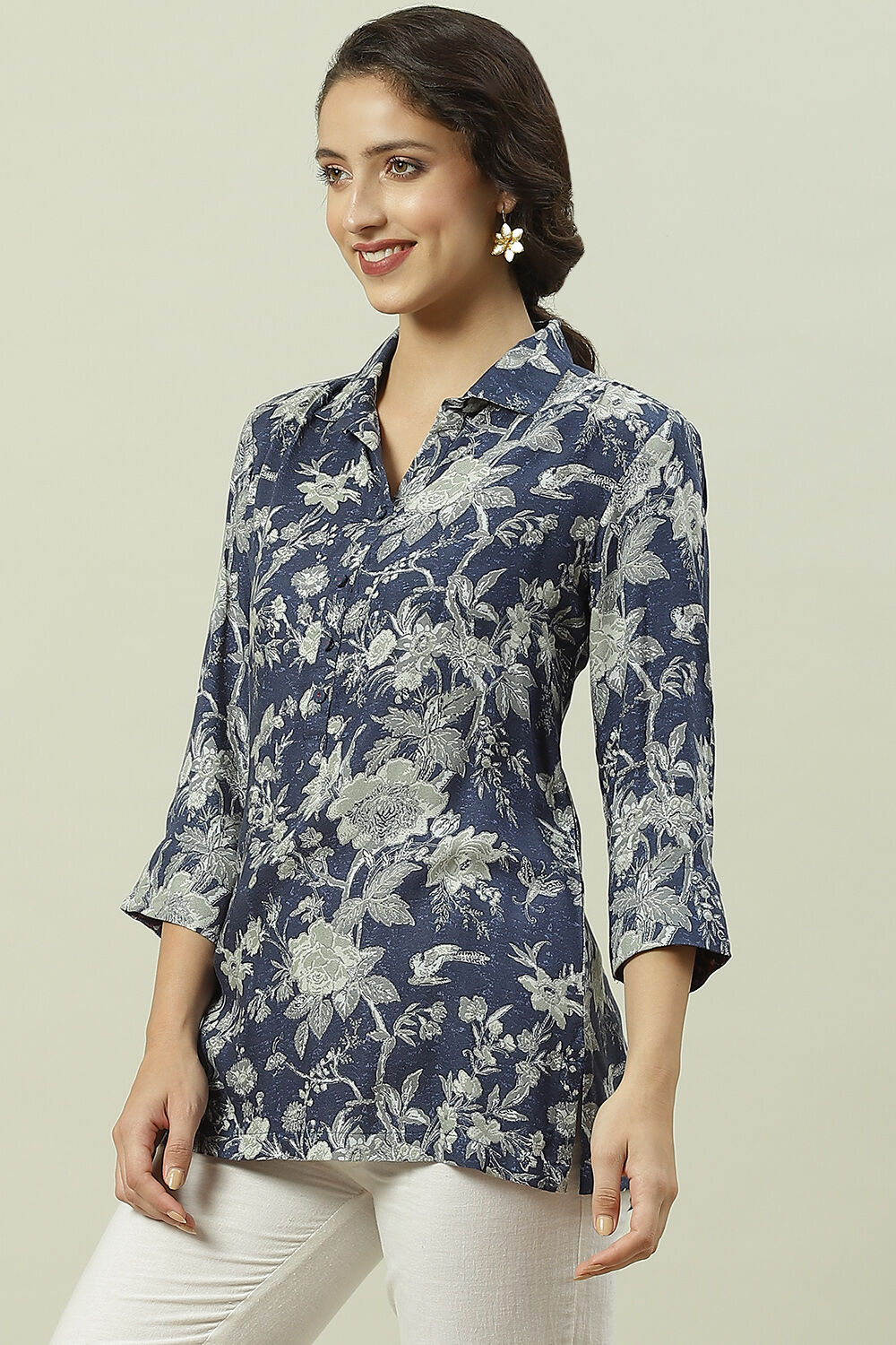 Indigo LIVA Straight Printed Shirt image number 2