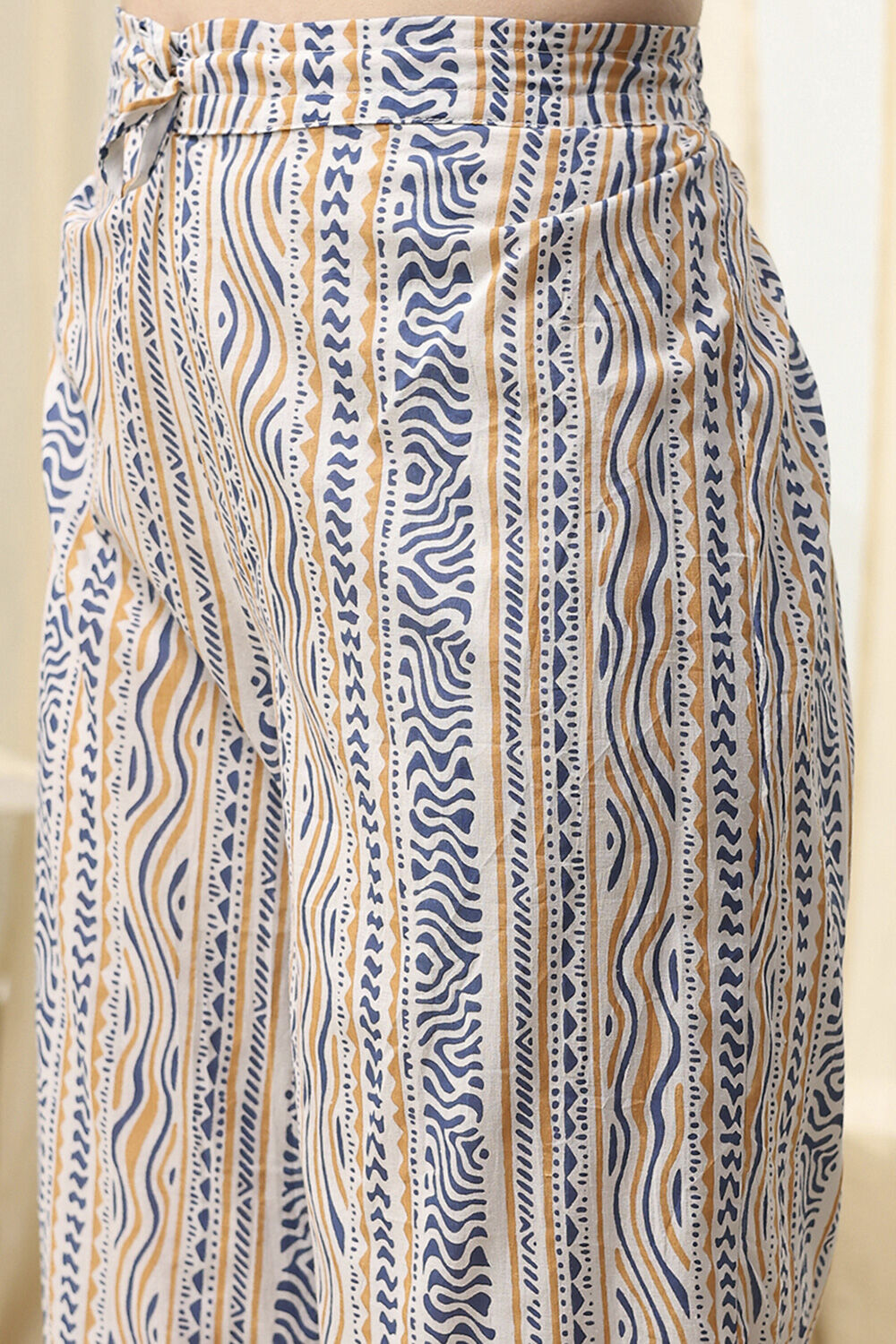 Turquoise Cotton Screen Print Unstitched Suit Set image number 3