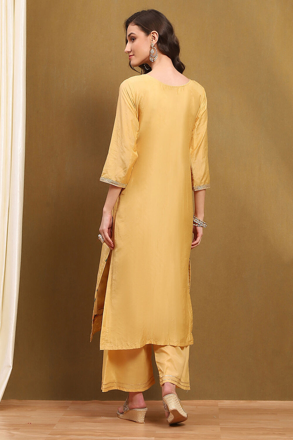 Pink Silk Blend Woven Floral Unstitched Suit Set image number 4