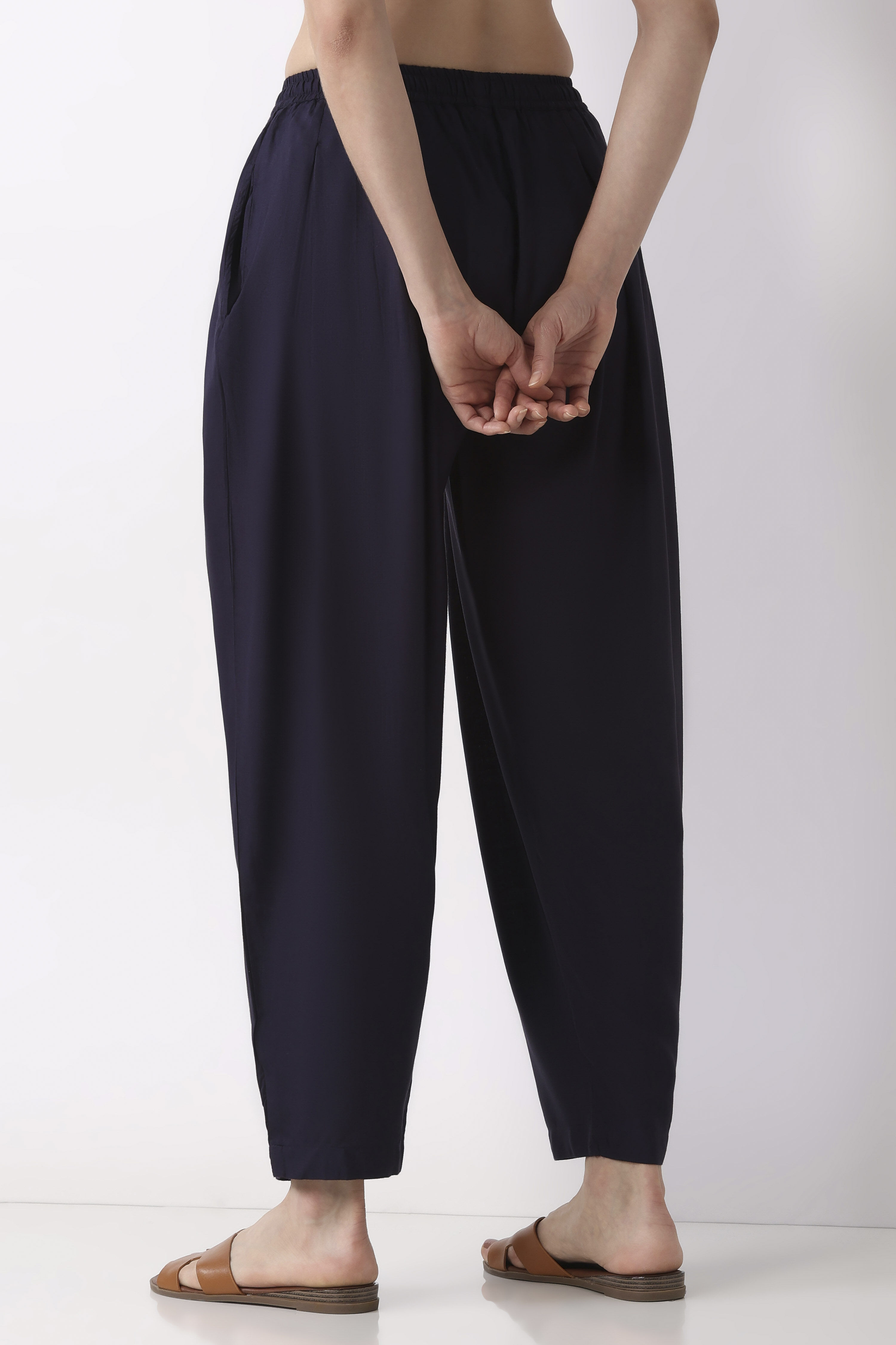 Indigo Blue Viscose Rayon Relaxed Solid Pants image number 5