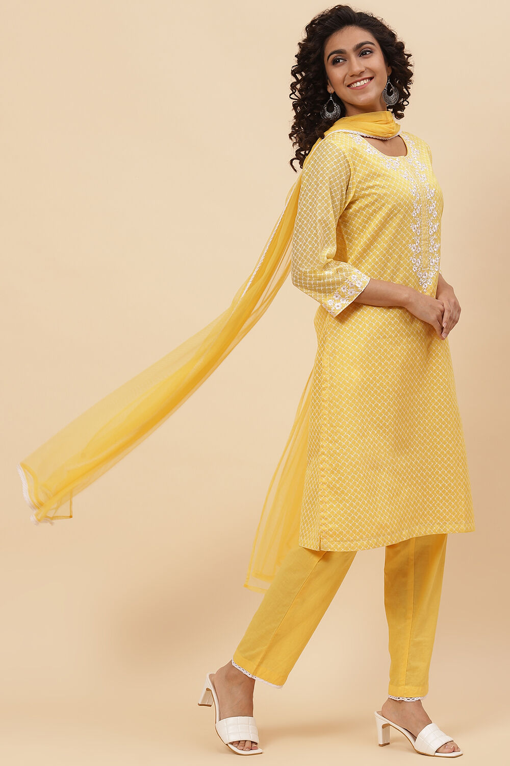 Yellow Art Silk Straight Kurta Regular Pant Suit Set image number 6