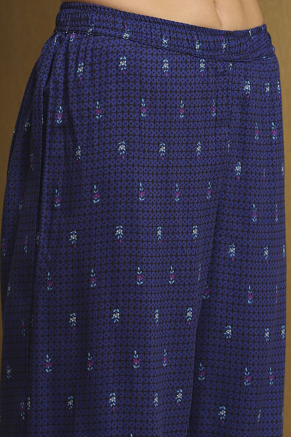 Blue Crepe Printed Asymmetric Kurta Set image number 2