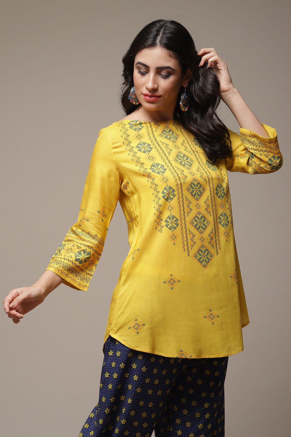Yellow LIVA Printed Kurti image number 4