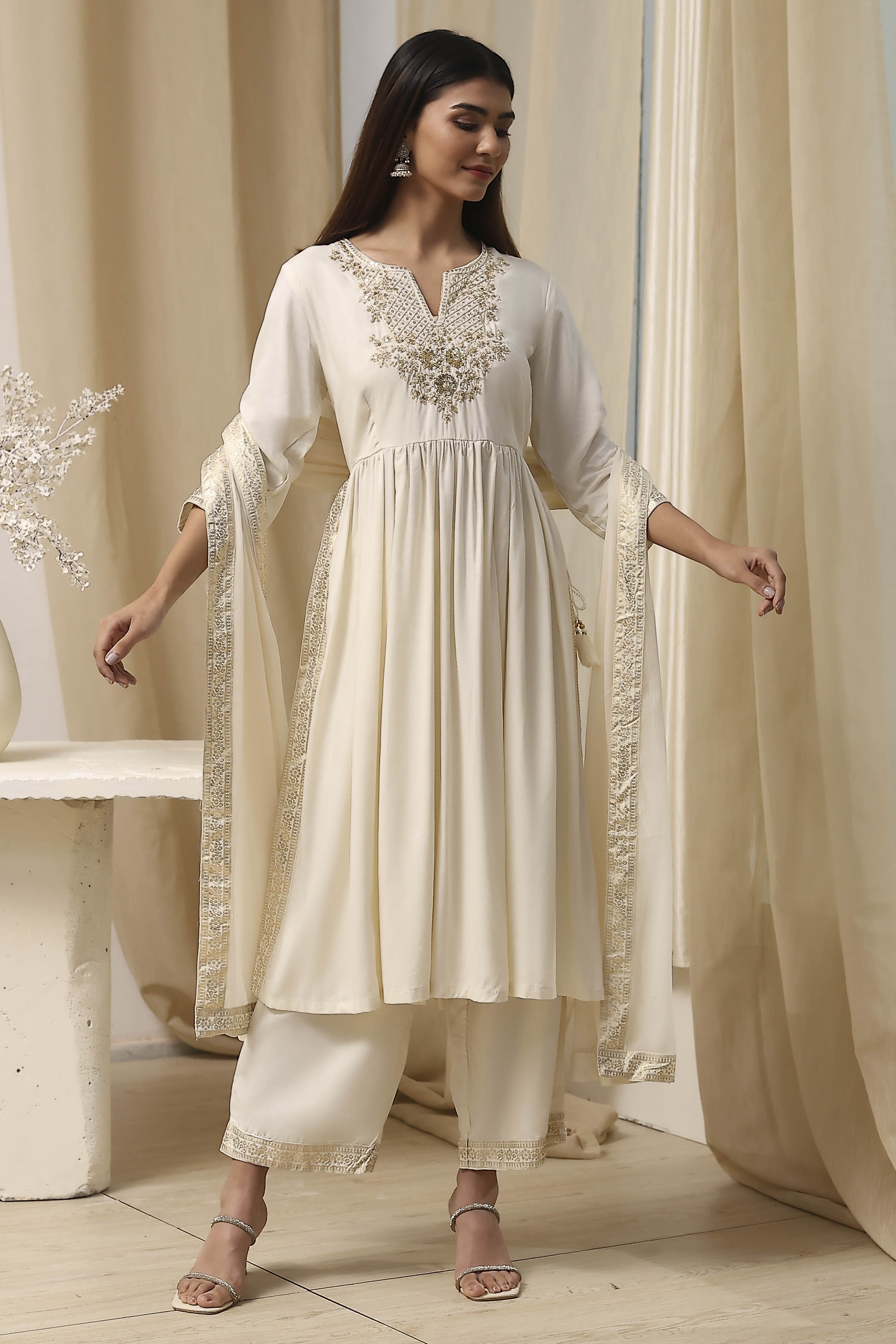 Cream-Colored Viscose Embellished Gathered Suit Set image number 0