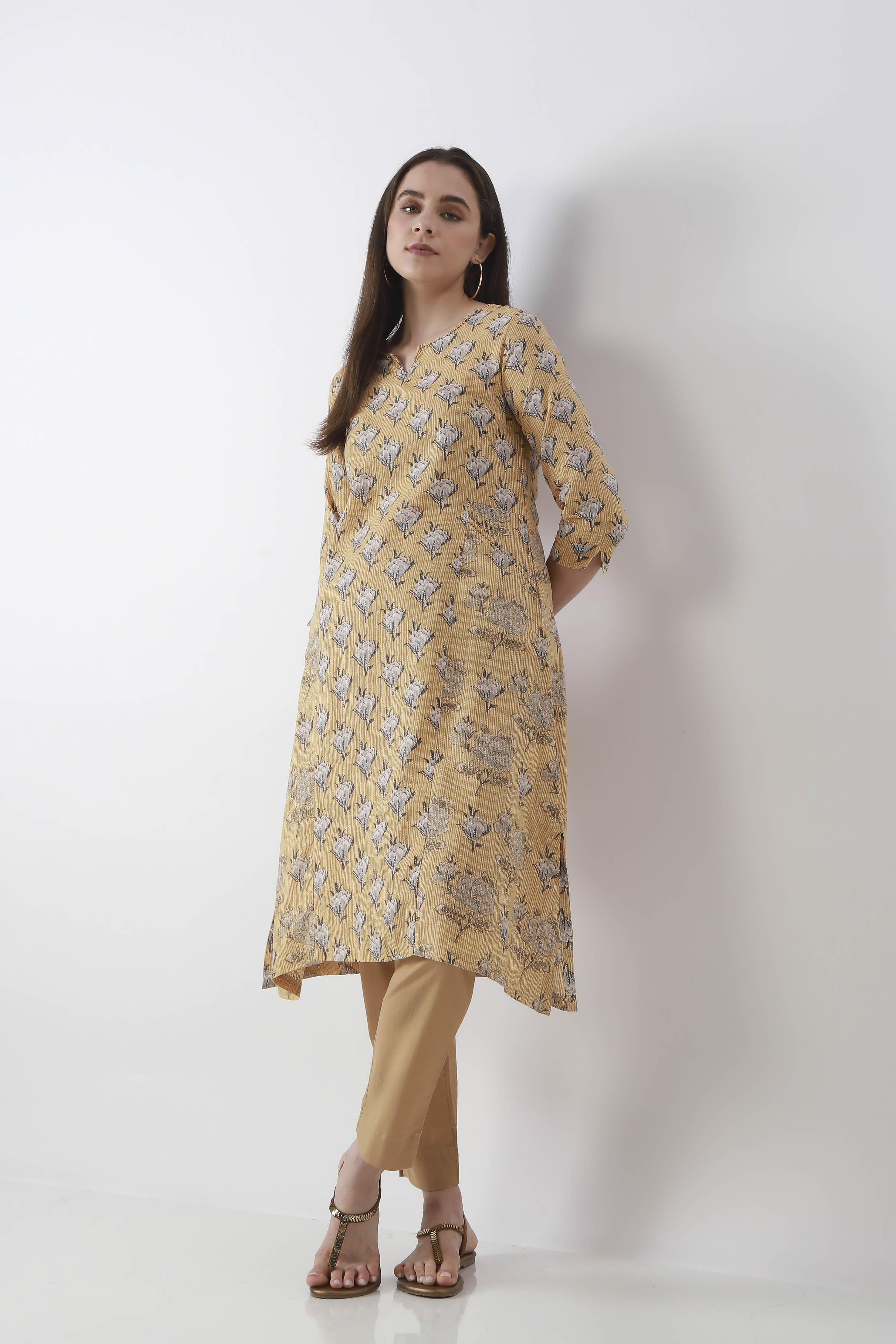 Bottle Green Cotton Solid Fitted Pants image number 0