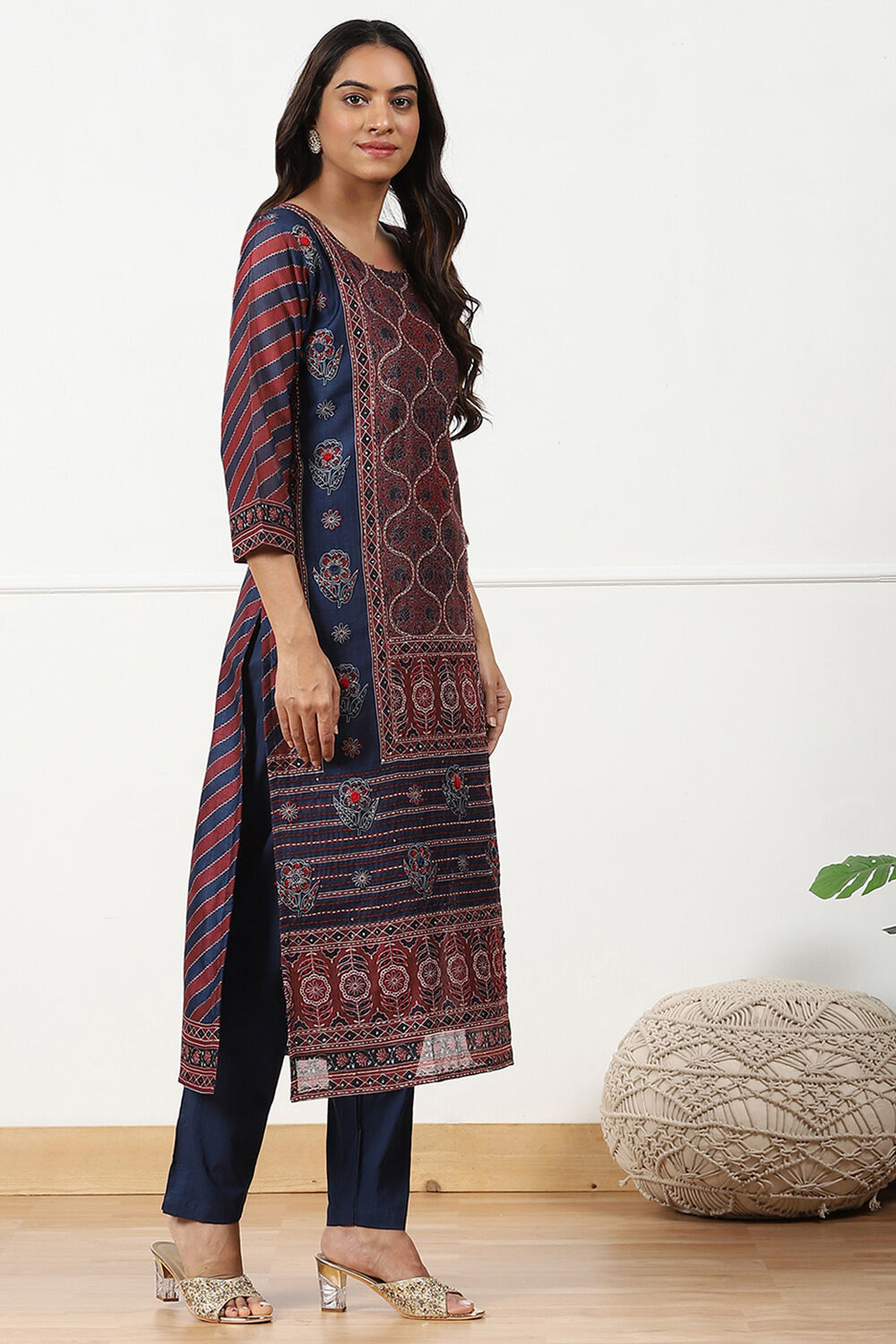 Maroon Chanderi Printed  Embroidered Unstitched Suit Set image number 3