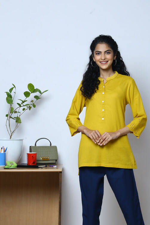 Black Cotton Flax Solid Kurti image number 1