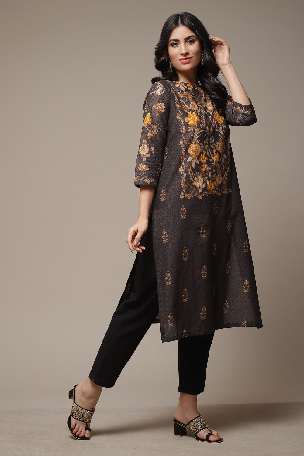 Beige Cotton Straight Printed Kurta image number 0