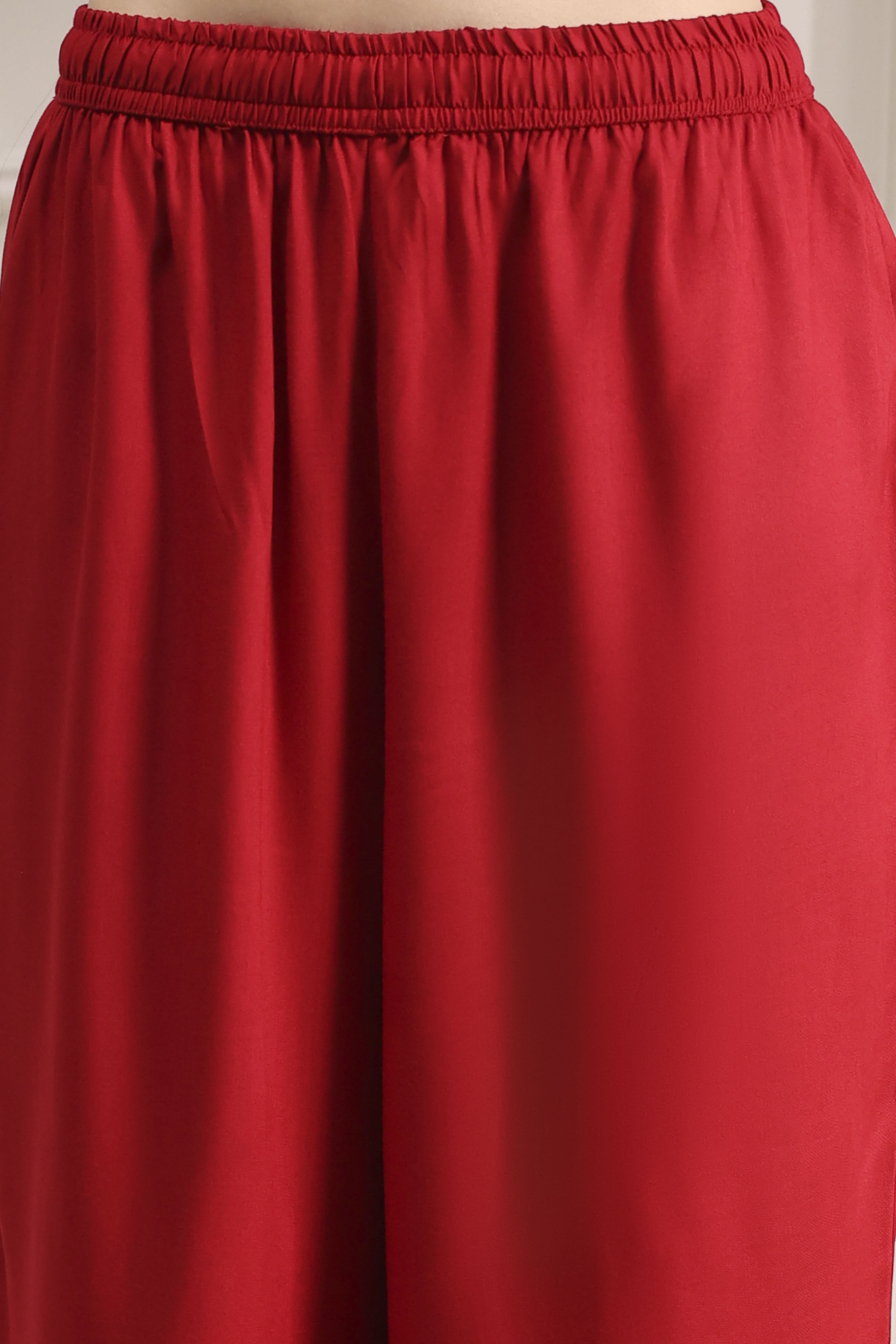 Red Polyseter Blend Straight Printed Fusion Set image number 2